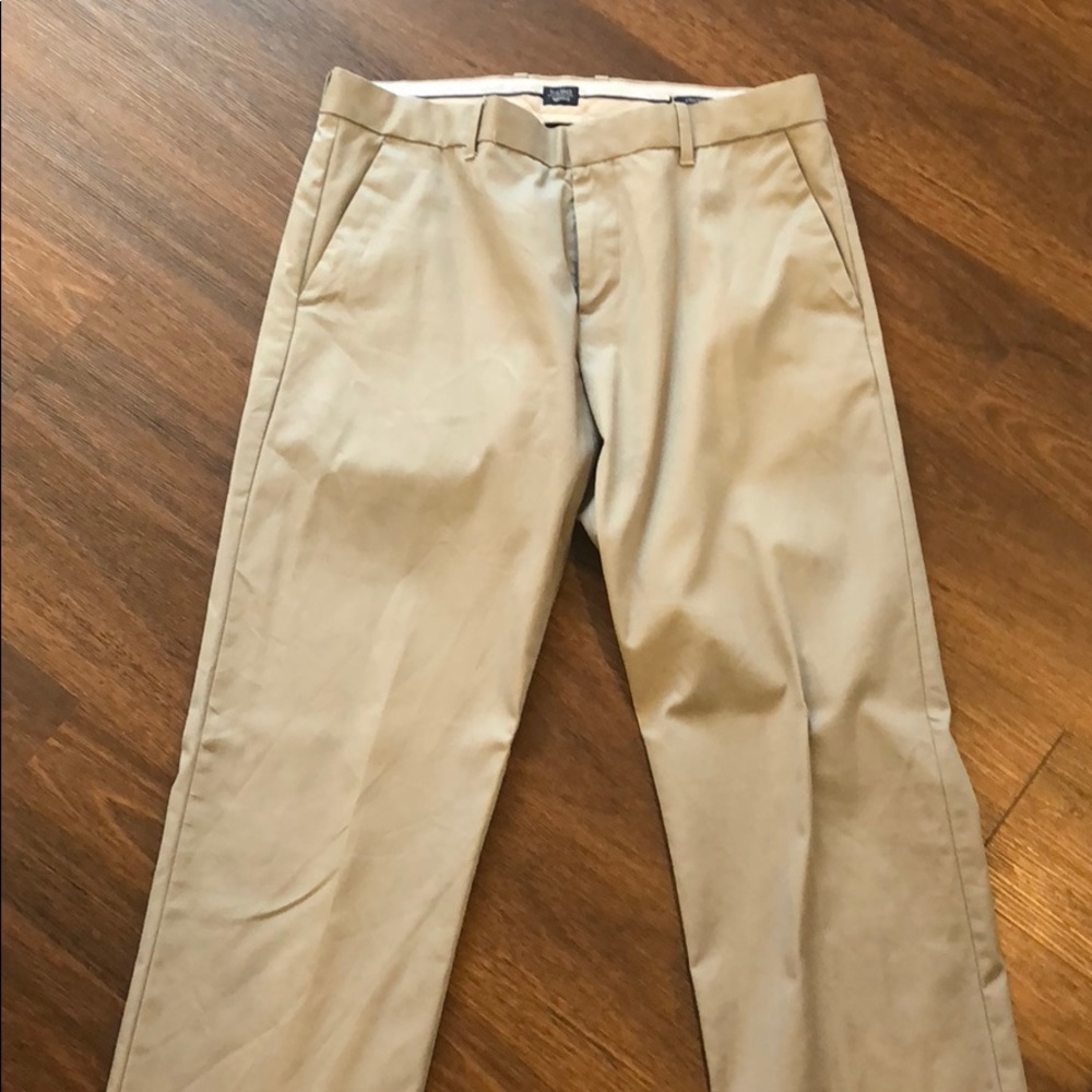 GAP Khakis 34x32